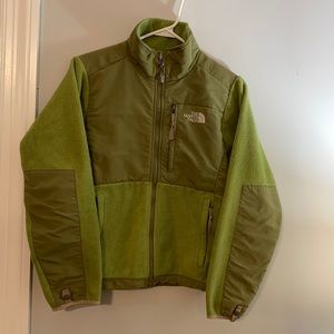 COPY - ✨THE NORTH FACE Unisex Jacket in Green✨